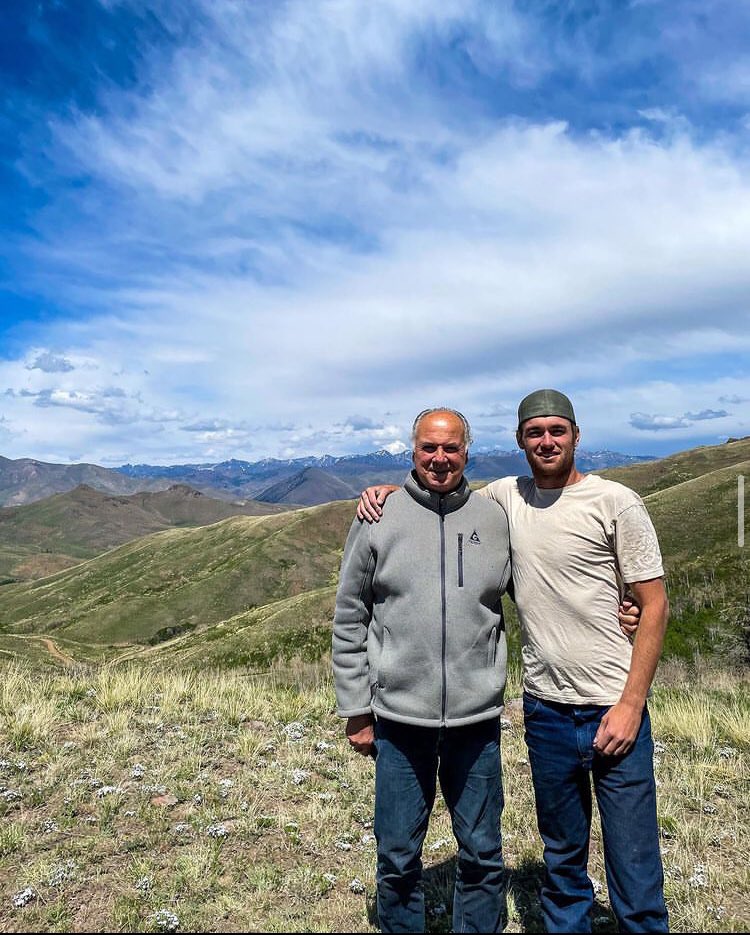 jessemspencee1's tweet photo. I asked my grandpa, “what is the meaning of life?” He replied “My boy the meaning of life is getting to know the Lord Jesus Christ.” https://t.co/rrUL463DoZ