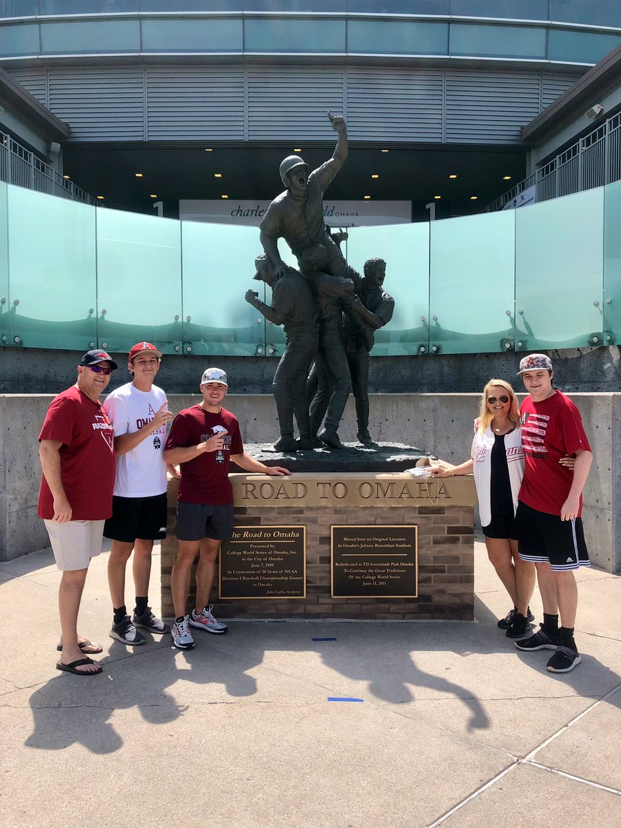 toswald4's tweet photo. Let’s go!!! WPS!!! 🐗🐗 https://t.co/toP3BPlxqa