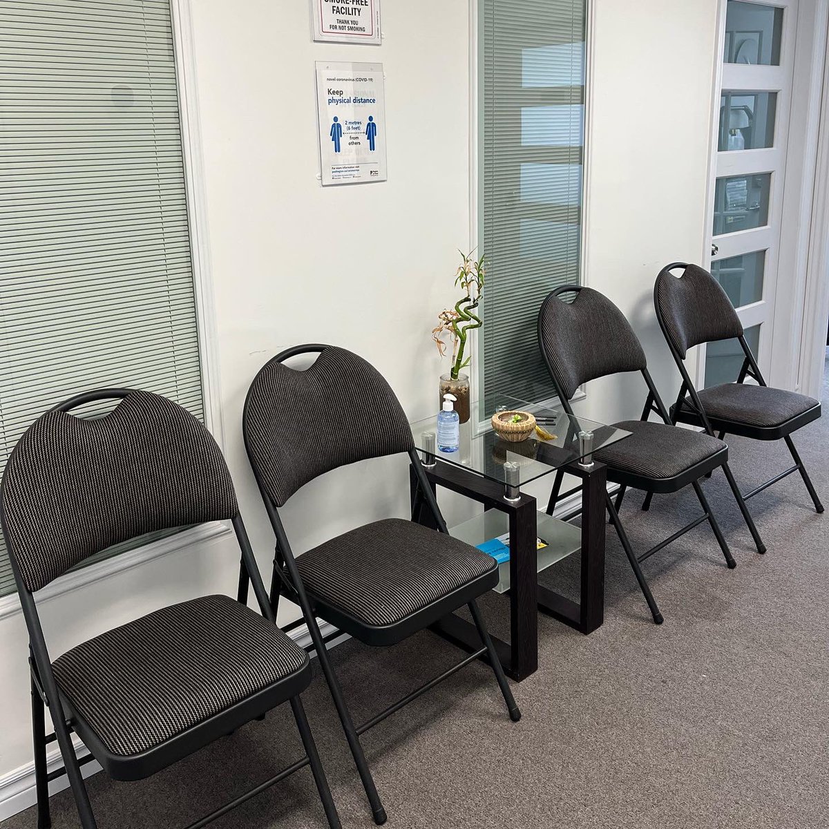 Hi Twitter family 💕! We have a office up for grabs! DM us for any inquiries on how you can start renting this space with us 😊! #officespace #officerental #torontooffices #torontoworklife #worklife