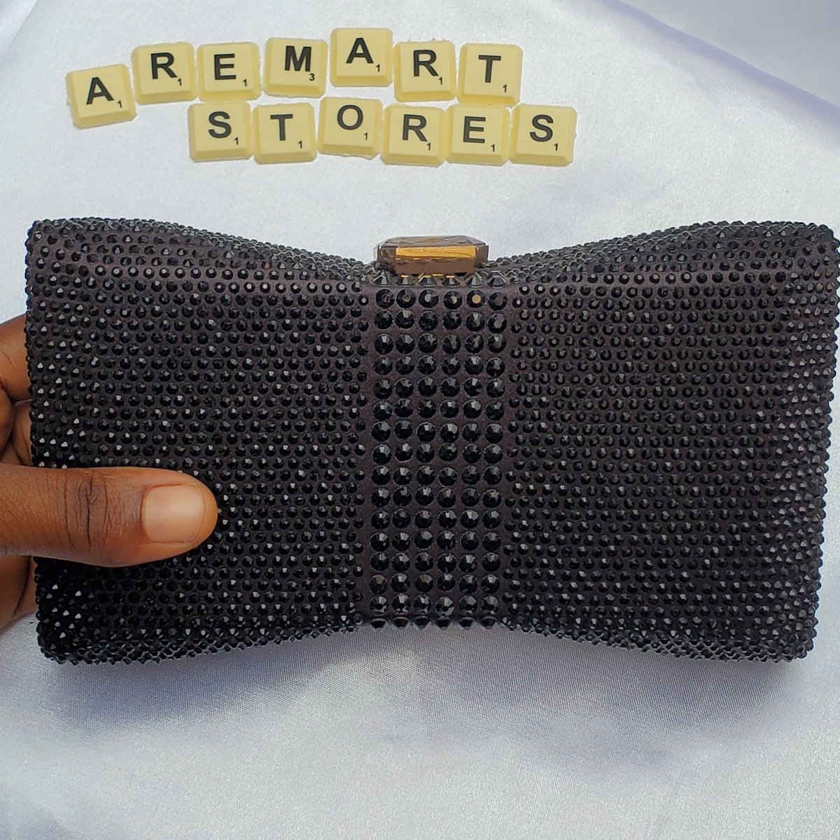 aremart_stores's tweet photo. Purse 🥰
Normal price: NGN 11,000 
Sales price: NGN 9,500
Color: As displayed 

cc @DammyB 
#NIGHTMARKETWITHDAMMYB https://t.co/k4wWZL7cgq