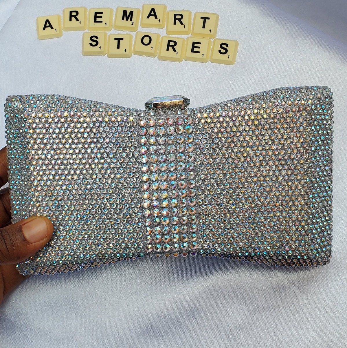 aremart_stores's tweet photo. Purse 🥰
Normal price: NGN 11,000 
Sales price: NGN 9,500
Color: As displayed 

cc @DammyB 
#NIGHTMARKETWITHDAMMYB https://t.co/k4wWZL7cgq