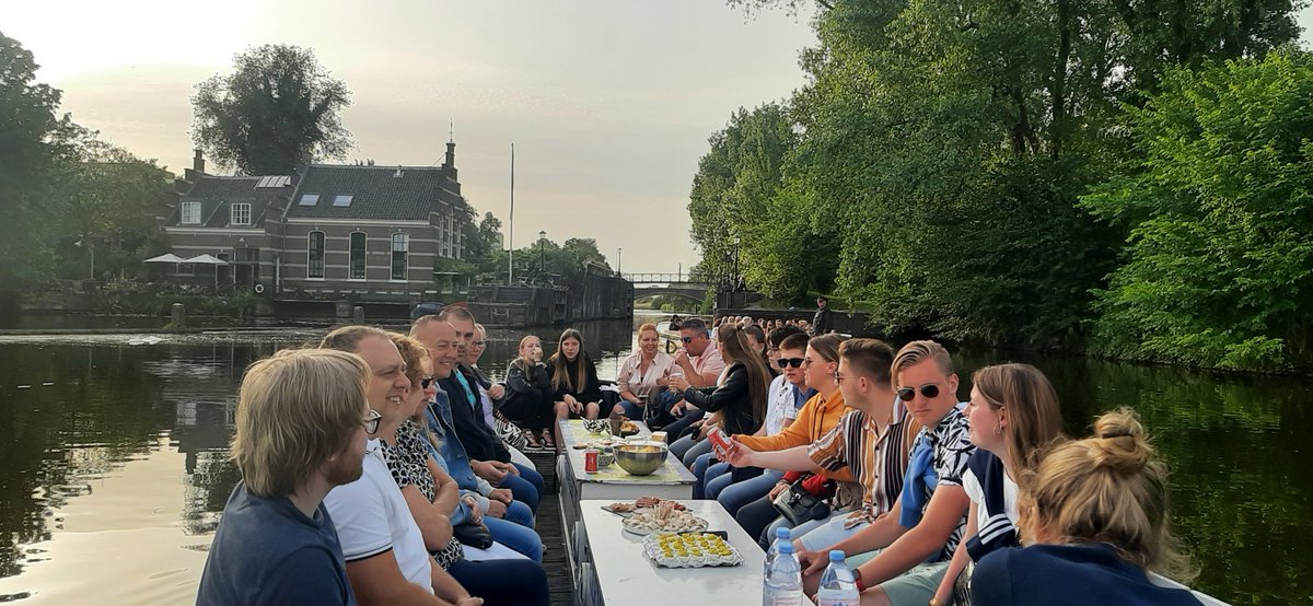 Ochtend, middag, avond.. Varen op de Haagse #grachten is altijd leuk...

<a href="/Willemsvaart/">Willemsvaart</a>