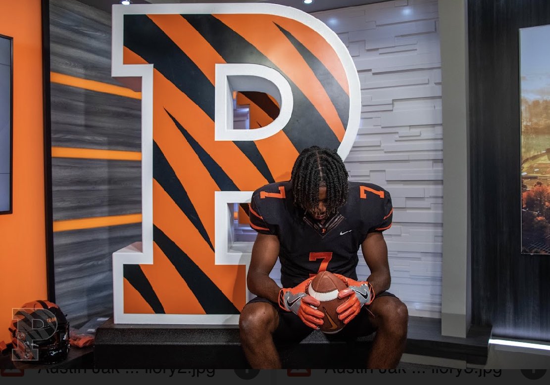 austin1guillory's tweet photo. Princeton Official Visit🧡🖤🐅 @CoachBobSurace @coachehenderson https://t.co/H7CP3xqS02