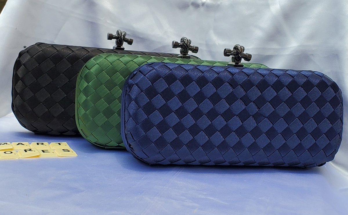aremart_stores's tweet photo. Purse
Normal price: NGN 13,000 
Sales price: NGN 11,500 
Color: Green, Black

cc @_DammyB_ 
#NIGHTMARKETWITHDAMMYB https://t.co/4jkMcvhH8X