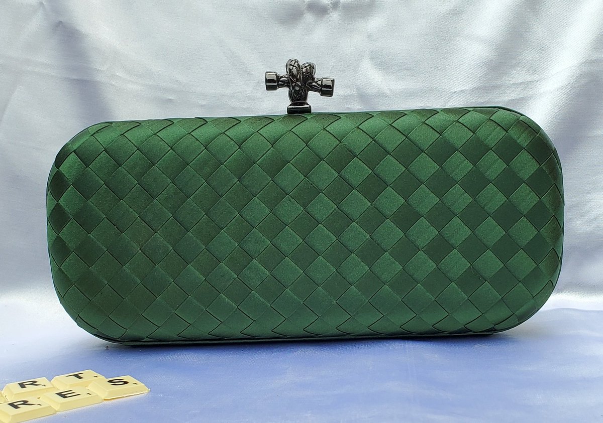 aremart_stores's tweet photo. Purse
Normal price: NGN 13,000 
Sales price: NGN 11,500 
Color: Green, Black

cc @_DammyB_ 
#NIGHTMARKETWITHDAMMYB https://t.co/4jkMcvhH8X