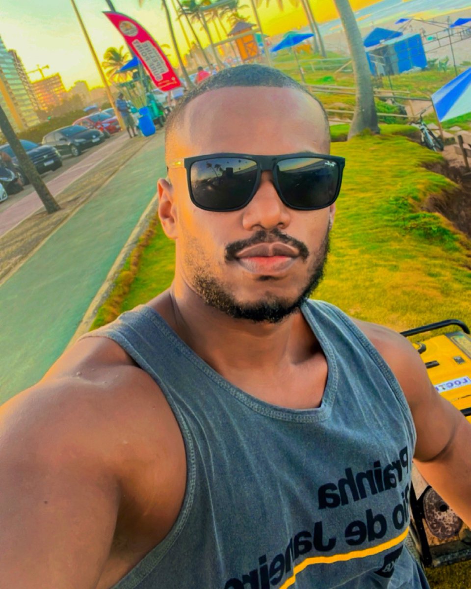 Gordinho tentando ser fitness 🚘 tweet media