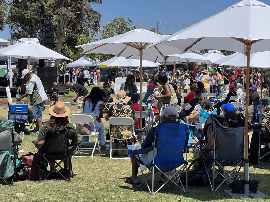 Airport2Park's tweet image. Enjoying the music of the great Grammy Award Winning Dee Dee Bridgewater at Santa Monica Virginia Avenue Park 30th Annual Juneteenth celebration. #ParkEquity #Parks4All #ParksAreForEveryone #Jazz #Juneteenth #MusicInThePark #InternationalPicnicDay