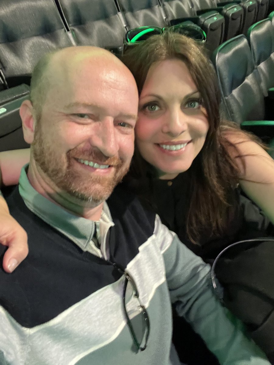 TarynneCable's tweet photo. Date night for our wedding anniversary with brilliance and laughs. #BackToAbnormalTour @Trevornoah https://t.co/41CjM02Xzl