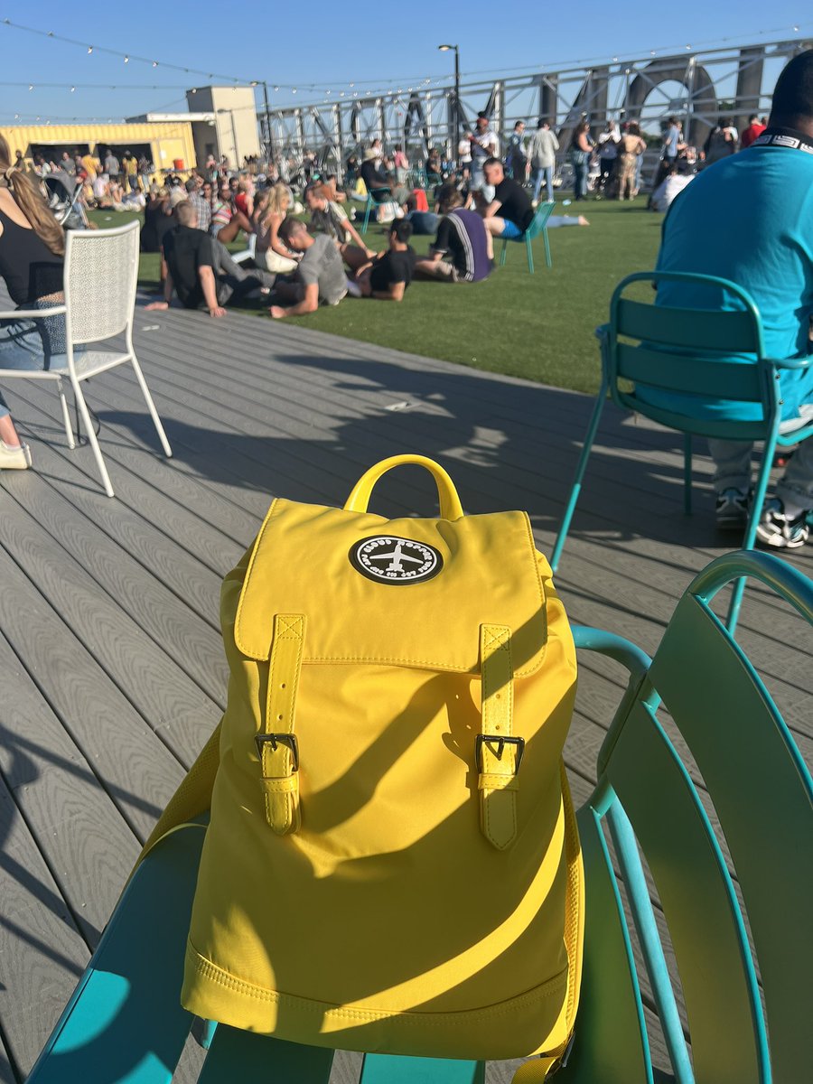 DGNY's tweet image. You already know I had to take my Aku backpack along for the journey. 🚀 #CloudHopper #PayMeInJetFuel #WeAreAku