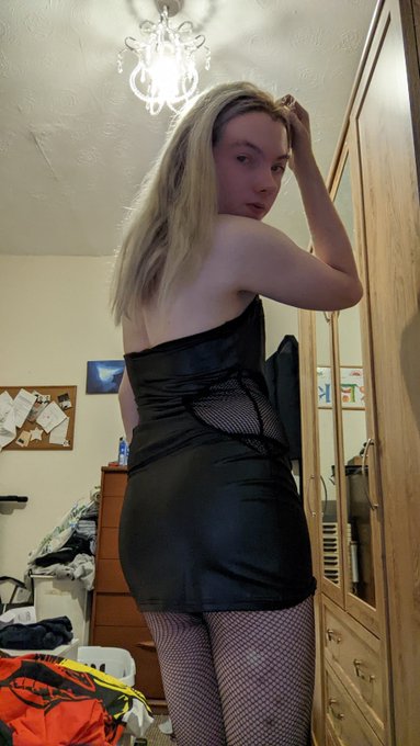 3 pic. This outfit is one of my favourites. Still to be fucked in it ?
#Femboy #onlyfansuk #onlyfans