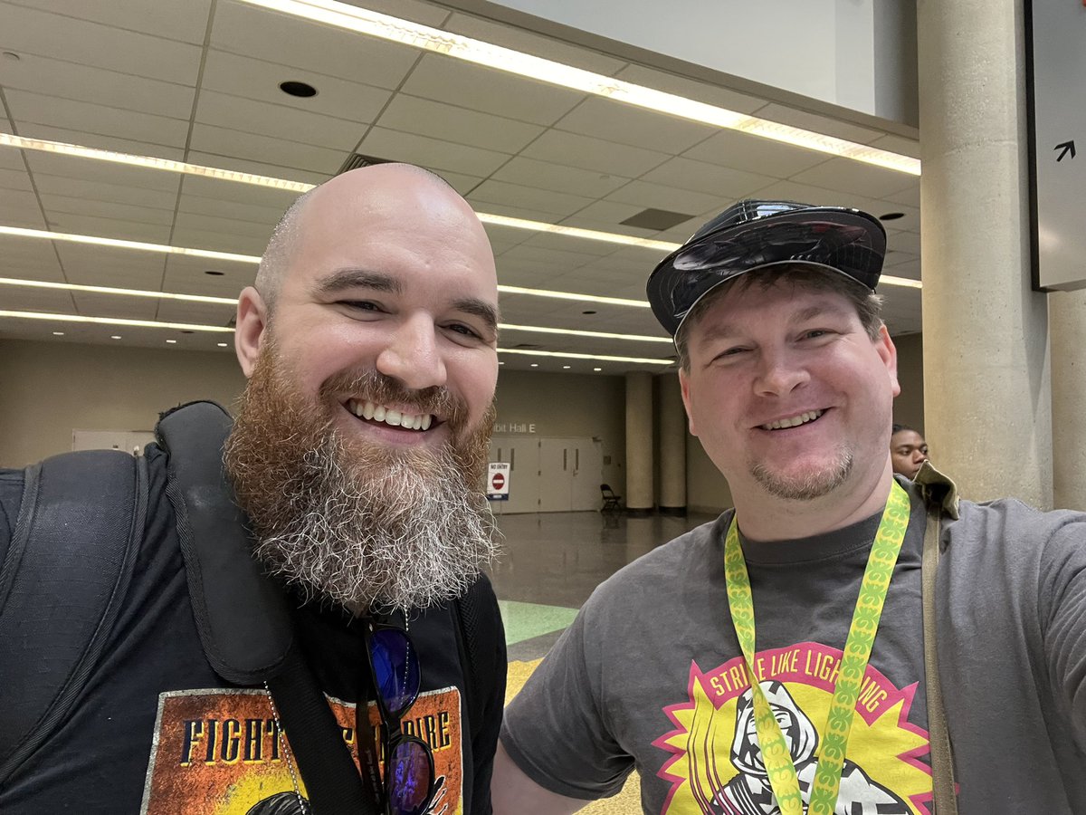 mamunestor's tweet photo. All hail #FNTDoesDallas @EricDJuly @QTRBlackGarrett @Nerdrotics @DDayCobra @KinelRyan @OMBReviews great to meet everyone in person. https://t.co/qhEg8hGwNd