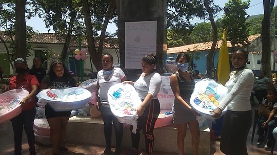 ¡Mi querida Choroní!

Entregamos 150 canastillas a todas esas bellas futuras madres. Además, les brindamos atención médica oportuna para velar por su salud integral. Estamos rumbo a consolidar un municipio más humano, con alto sentido social para el vivir viviendo.
#Choroní