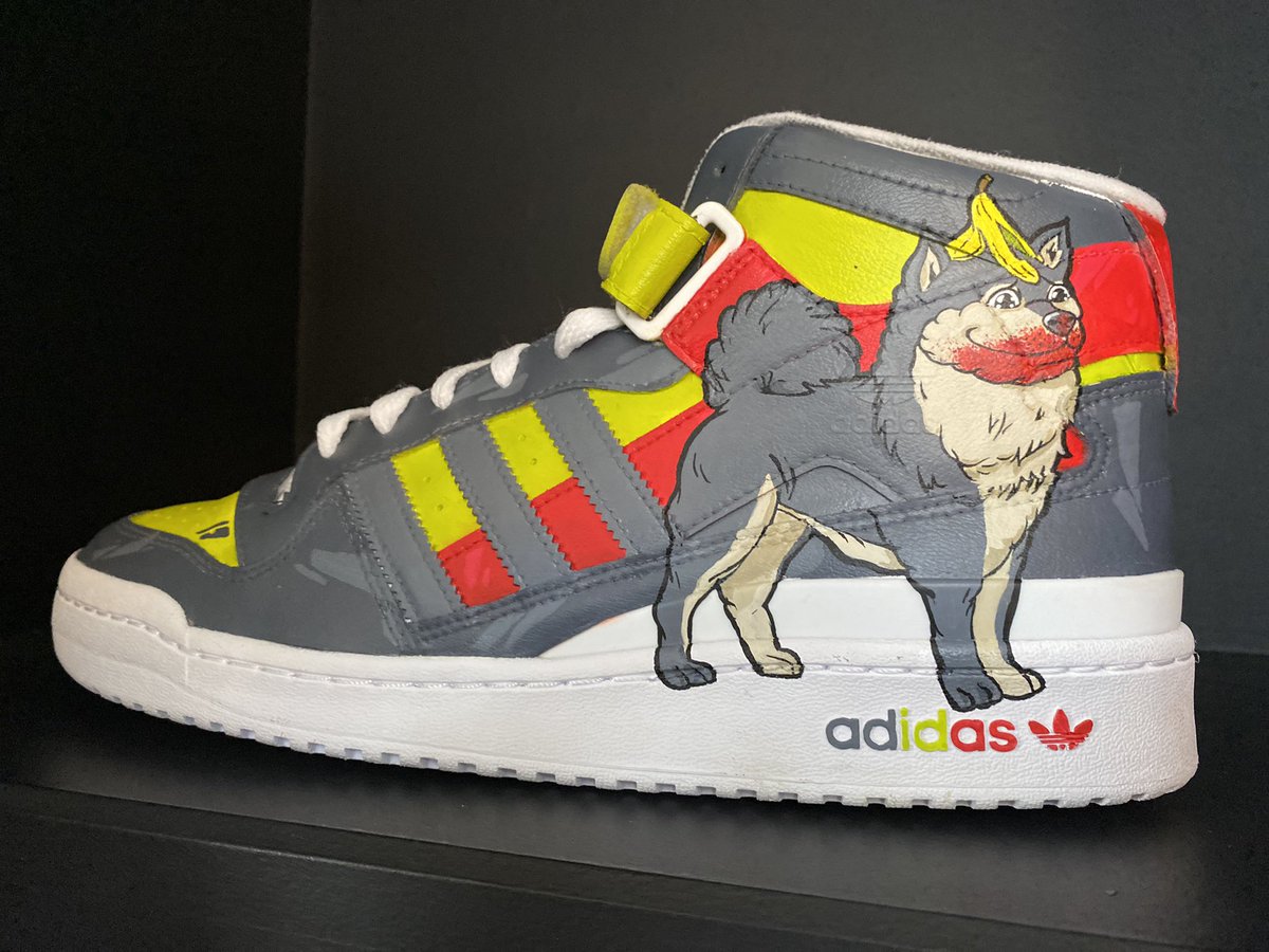 Sonz1_'s tweet photo. Our genesis #Koda shoe for @coding_business 💥💥💥it was cool with the #BAKC & #MAYC.
@BoredApeYC . #Adidas #Sonz1 #CherryD #thefreshestkicks https://t.co/CjK1dk7eWD
