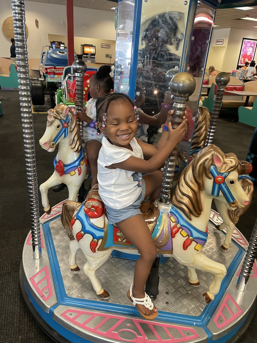 ano_yhso's tweet photo. I am so happy that my baby is enjoying her special day even though mommy isnโt there with her๐ฅน #Big3 #PrincessAva ๐ #GeminiSZN #June18th ๐๐๐โ๏ธ https://t.co/AncFMC8rFO
