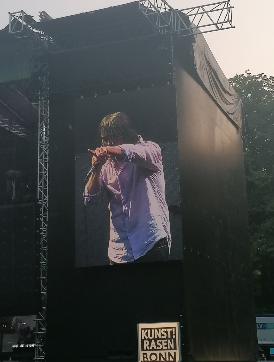 #mcrbonn2 THIS. THIS SPECIFIC IMAGE