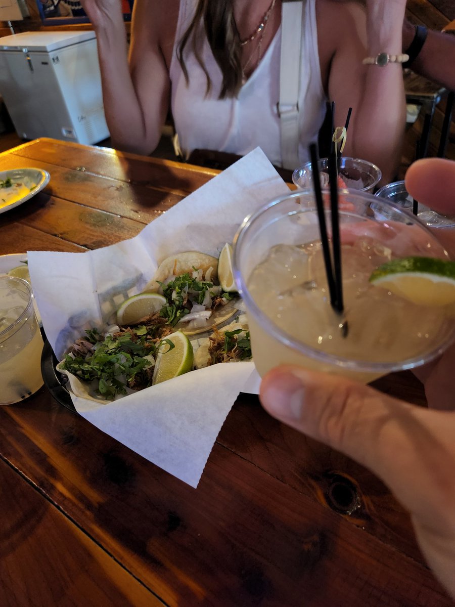 #tasteofdowntownkearney #gillies is the place to be for taste of downtown Kearney. Great tacos and margs! #eatlocal #kearneychamber #passport