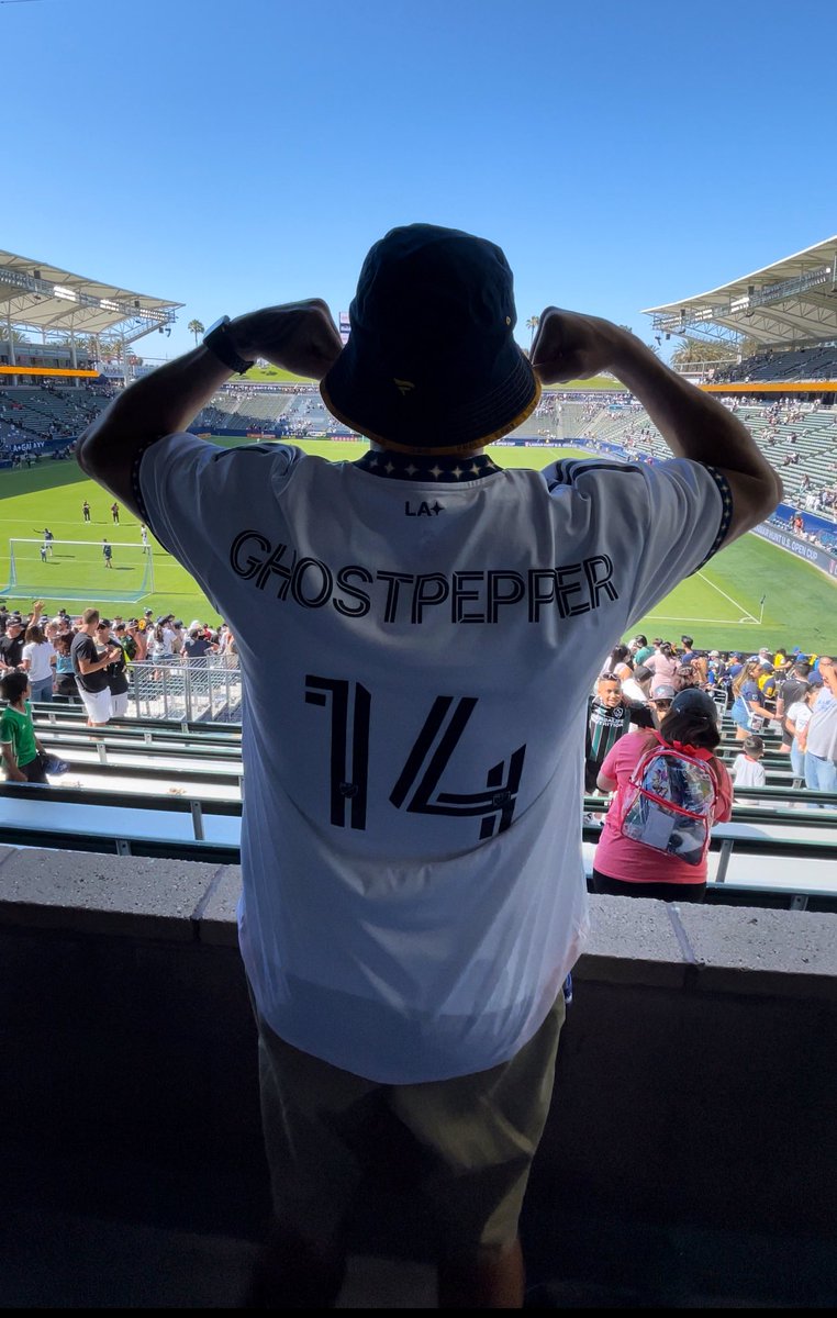 Let’s go <a href="/LAGalaxy/">LA Galaxy</a>  #LAGalaxy <a href="/MurderMarx/">Marcos Bonilla</a> <a href="/CH14_/">Javier “Chicharito” Hernández</a>  don’t miss my fight august 6th! <a href="/ufc/">UFC</a> #UFC #AlwaydUpgrade <a href="/UpgradeMG/">Upgrade Marketing Group</a>