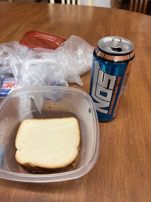 Peanut butter and energy drink today. For lunch. https://t.co/Z9k7keg1GK