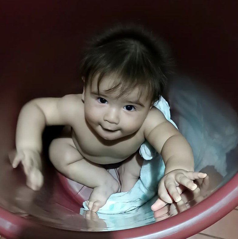 anacaetano's tweet photo. meu sobrinho #europod https://t.co/FecDkBlPOE