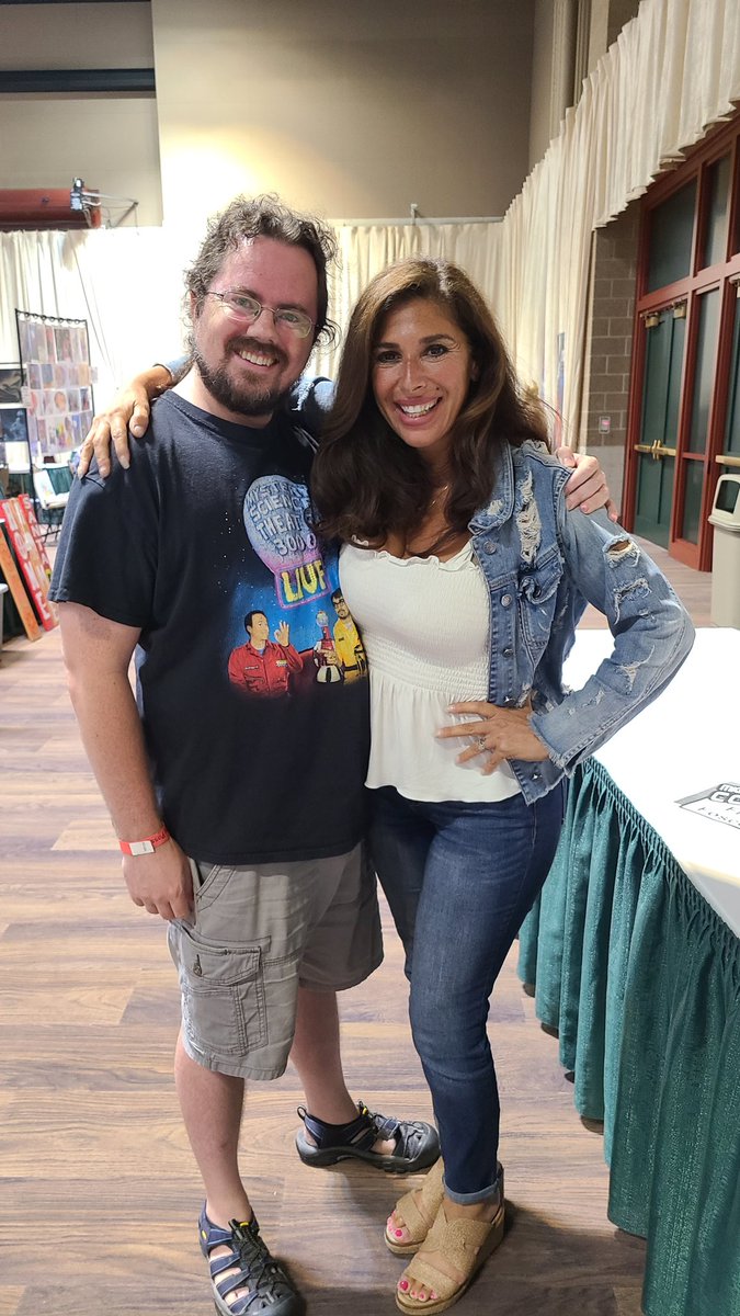 joelz925's tweet photo. Ah, what a day! #stlouiscomiccon https://t.co/XLzZzByfnp