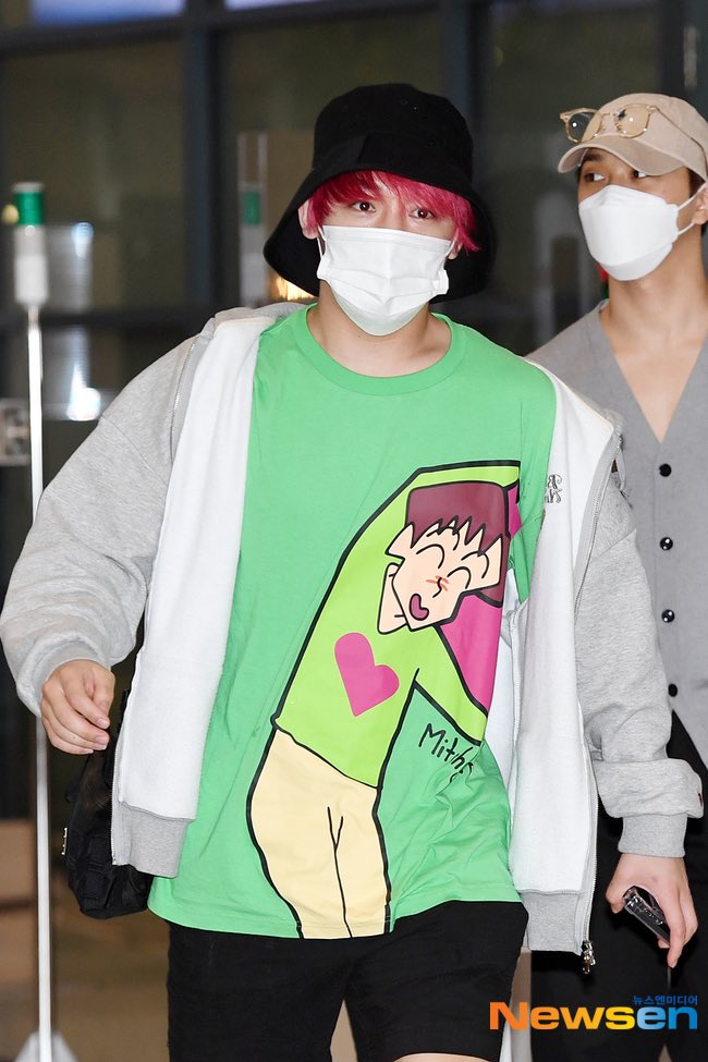 _woong1015's tweet photo. 아낰ㅋㅋㅋㅋㅋㅋㅋㅋ 역시나 저 반쪽은 웅이가 가지고 있었엌ㅋㅋㅋㅋㅋㅋㅋㅋㅋㅋ 이장준💚전웅 둘이 옙흔 사랑 하세요~🤣 https://t.co/E2Yuy48PU5