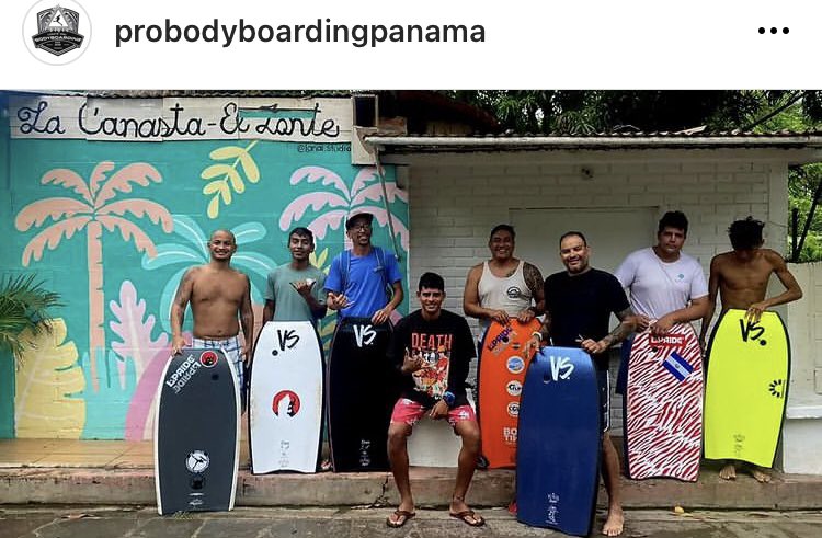Bodyboardingpty's tweet photo. Ecuatoriano Usurpador y Ex Dueño de #UndergroundStore están por #ElSalvador vía la cuenta que maneja Santiago Jesús Montero Despaigne compinche de Ali Moisés Arrocha https://t.co/ghZaShRkf6