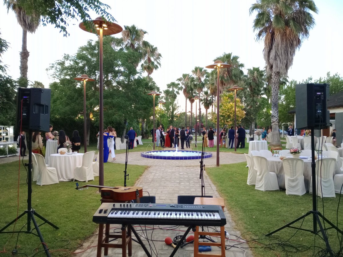 lostropa's tweet photo. Feliz cumpleaños Natividad, muchas gracias por contar con @lostropa #aljaima #villamanrique https://t.co/hHqOpSJglg