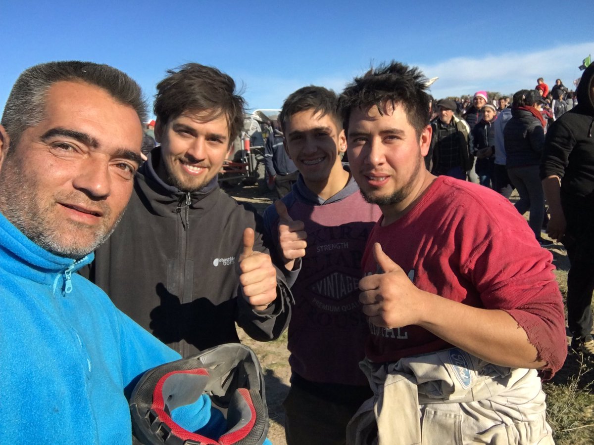 gustaricar2013's tweet photo. Hermoso sábado de Safari con amigos!⏱🛻💨🏁💪🏻👏🏻
#Safari #Apisa #SanAntonioOeste #RioNegro https://t.co/xB5INfY1se