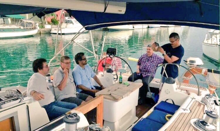 RicardGPR's tweet photo. Se escandalizan por una fiesta en un yate pero se les olvida esta otra fiesta!! Y esta si que duró harto!! Patrocinada por Santos adherido al Pacto Diabólico! Que convenientes no?? https://t.co/cGsOhwPwLs