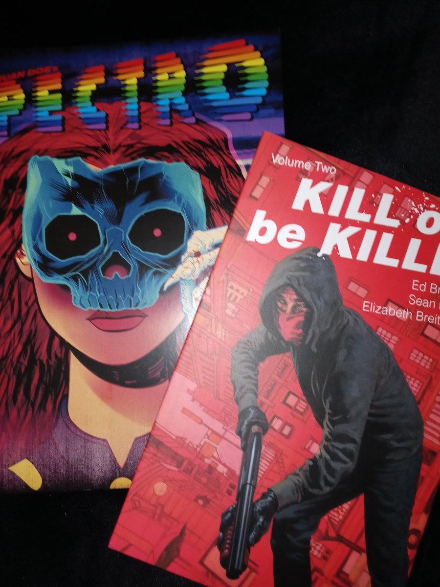 devastation79's tweet photo. #newcomicbookday
#wednesdayonsaturday
#comicbooks
#graphicnovels
#KillOrBeKilled vol.2
#Fantastic4 #44
#spectro one shot*
#jurassicleague #2
#TheMarvels #11 https://t.co/dozYf9lnzO