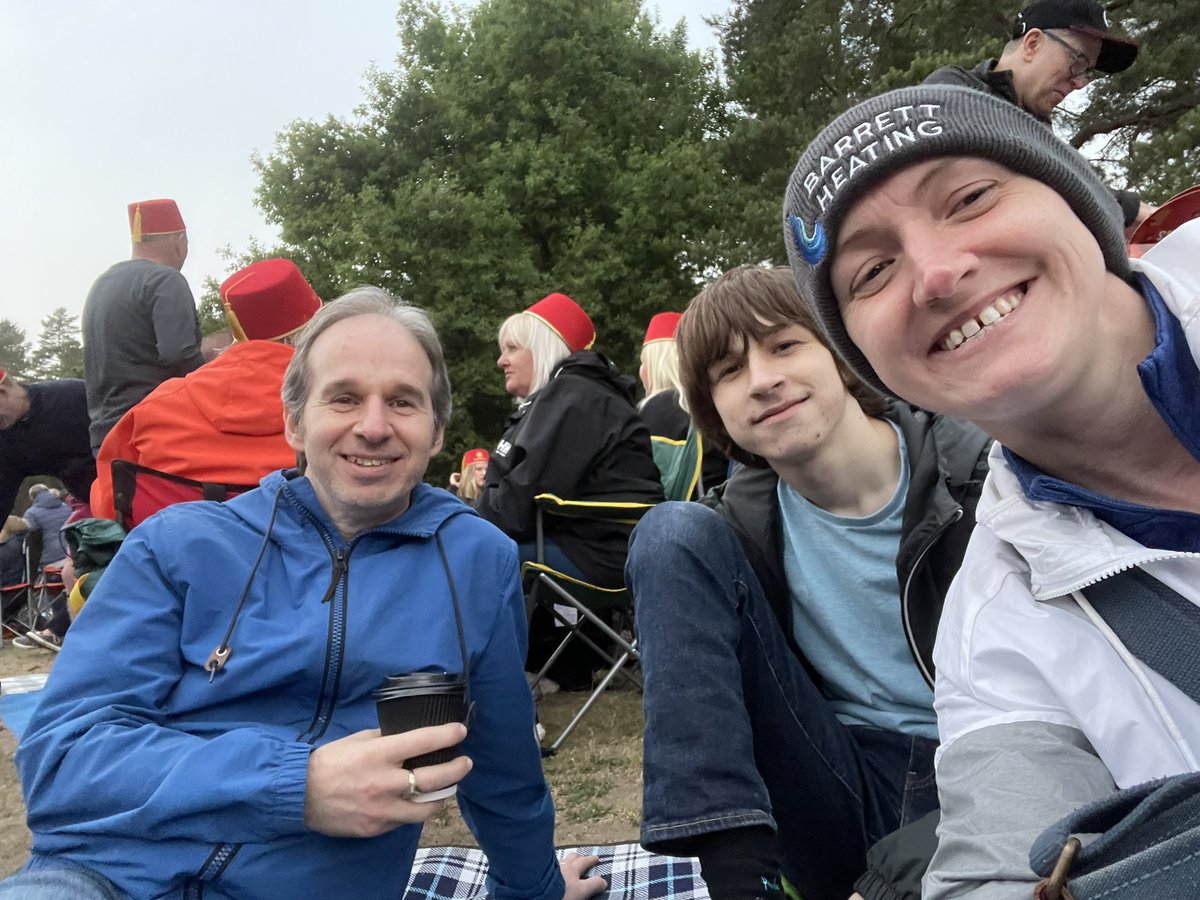 CBirchy81's tweet photo. @HeatingBarrett representing at the Madness concert. It was colder than I thought, luckily I keep this bad boy in the car for such occasions 👌 https://t.co/2oOMMuy1yx
