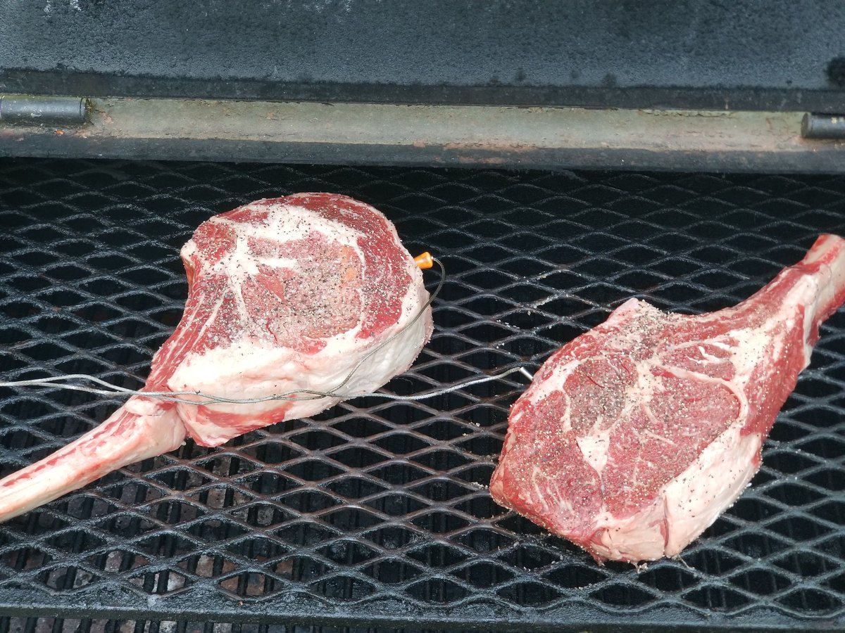Craiger024's tweet image. Reverse seared Tomahawk Ribeyes. Slow cooked at 250 degrees, pulled at 100 degrees internal temp. Crank heat to 525 return steaks back on the #YoderYS640 and sear until 125 internal temp. Now for game 2 SCF @yodersmokers 
@Tramyers_NHL 
@NHLRumorsDaily 
@StanleyCup @pamhardester