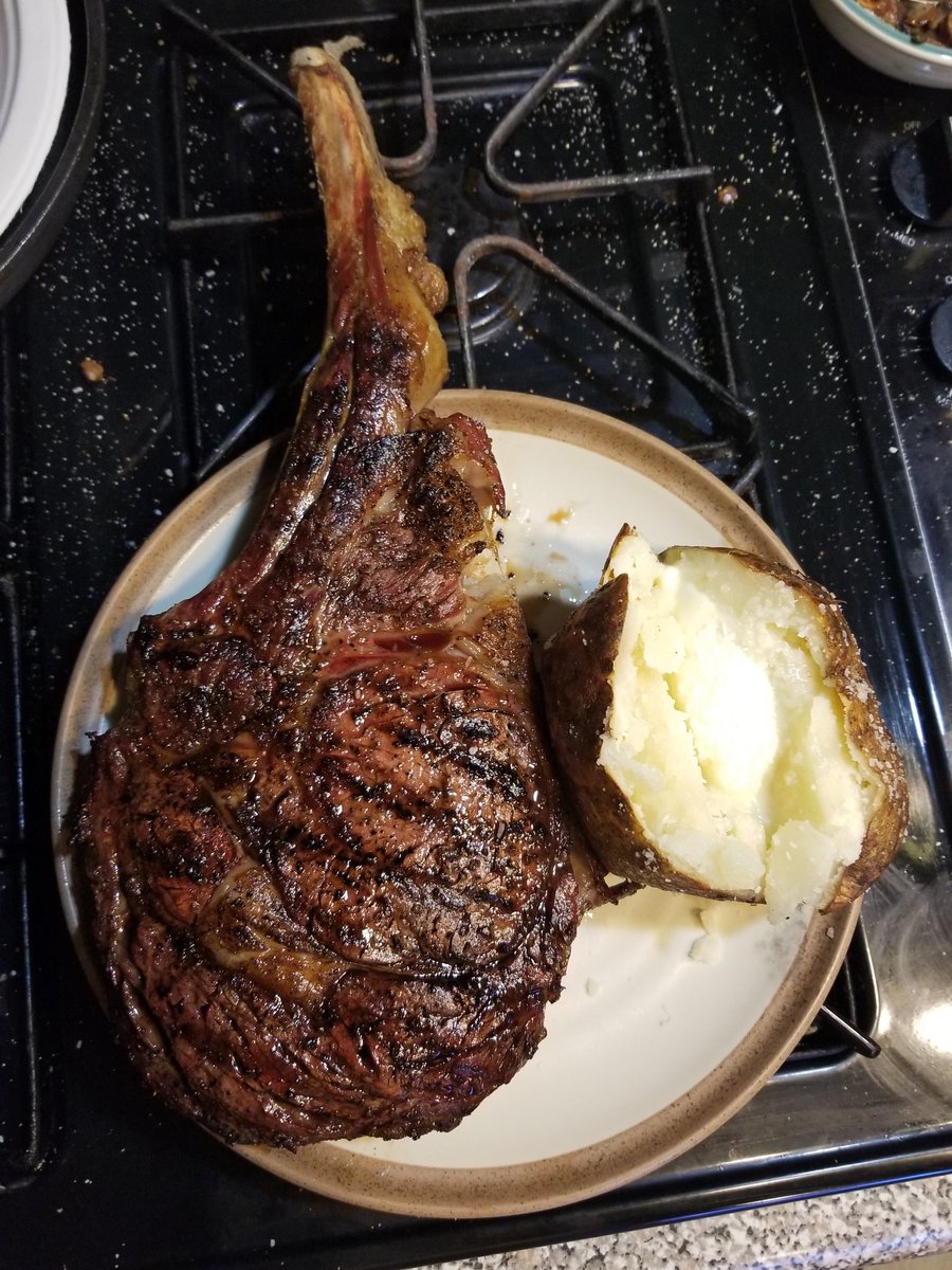 Craiger024's tweet image. Reverse seared Tomahawk Ribeyes. Slow cooked at 250 degrees, pulled at 100 degrees internal temp. Crank heat to 525 return steaks back on the #YoderYS640 and sear until 125 internal temp. Now for game 2 SCF @yodersmokers 
@Tramyers_NHL 
@NHLRumorsDaily 
@StanleyCup @pamhardester