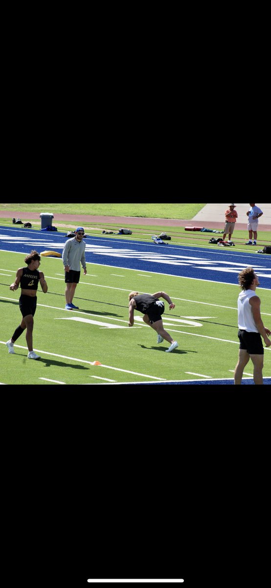AustinJ2023's tweet photo. Got some good work at the ASU prospect camp. Thank you to Defensive back coach @CoachSimsASU and Head Coach @JeffGirsch for the opportunity to get better! Also got to lock up @Adam_Robles8 and @jgipson21⛓⛓. We’re showing the coaches some of that bobcat talent ! https://t.co/x9VQcf0VsB