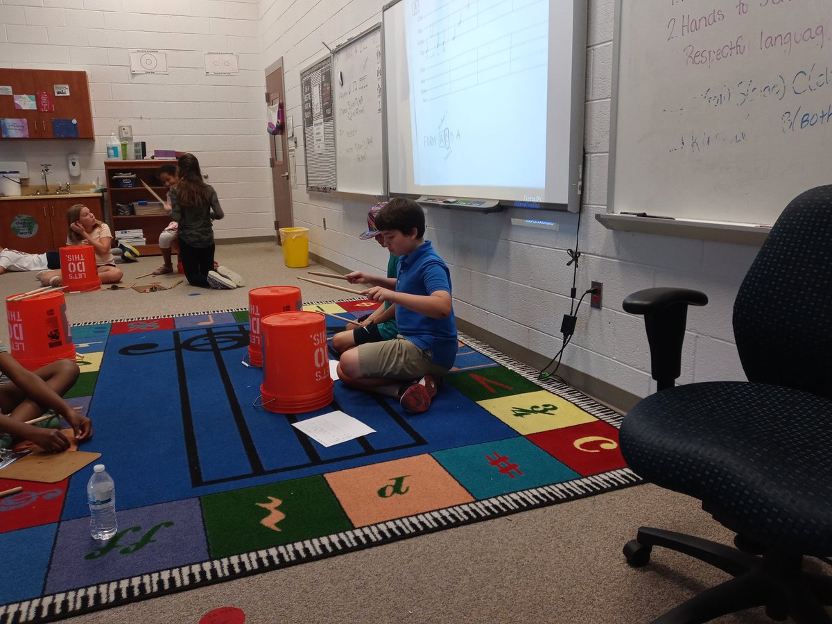 PHES_MusicRocks's tweet photo. Some awesome 5th graders volunteered to perform their bucket drumming compositions. They did an amazing job! #PHSPride #AACPSAwesome #MusicalCreators https://t.co/7n7NF4sU35