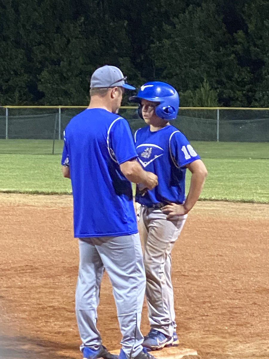jilby40's tweet photo. I absolutely love watching my lil bro coach his son. 😊 https://t.co/PWeN1ieScW