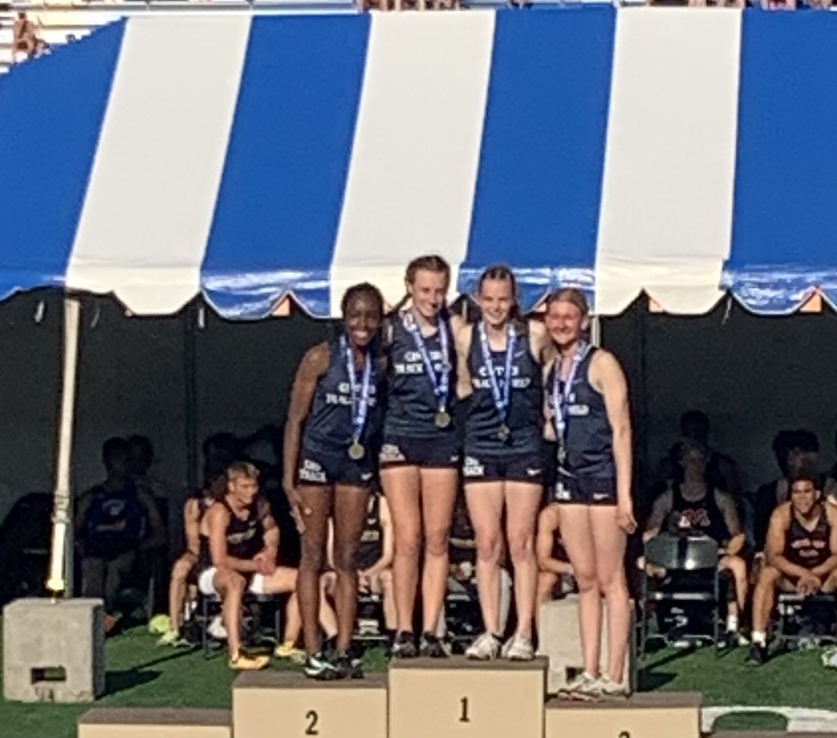theallenmother's tweet photo. Good luck to these girls as the compete at Nike Nationals in OR tomorrow!!!! #runfast #fastgirls #chstf #trackandfield #nikehighschoolnationals https://t.co/IuLfuqgClD