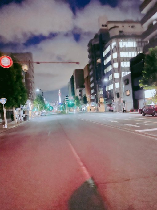 「横断歩道 道路」のTwitter画像/イラスト(新着)｜5ページ目
