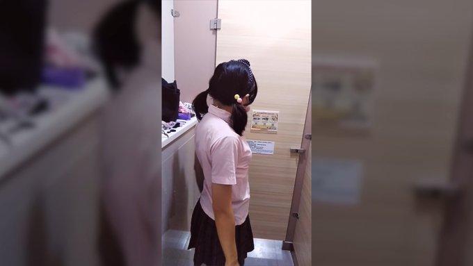 制服真的很色氣😛😛😛 老片截圖 https://t.co/bFvjvrdvrR<a href="/tag/newprofilepic"class="tags"><span>#newprofilepic</span></a>