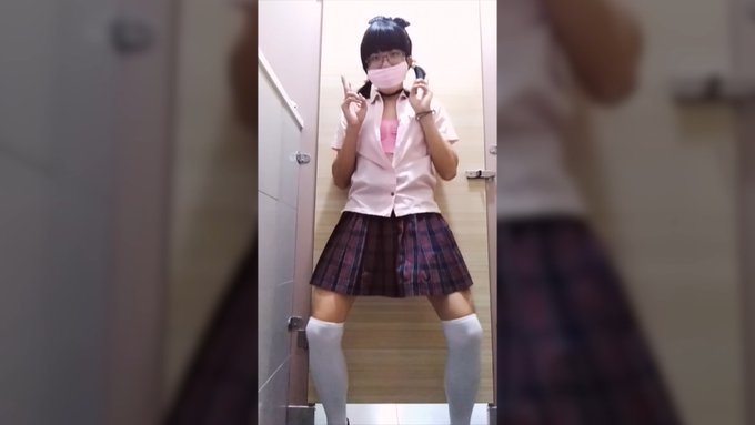 制服真的很色氣😛😛😛 老片截圖 https://t.co/bFvjvrdvrR<a href="/tag/newprofilepic"class="tags"><span>#newprofilepic</span></a>