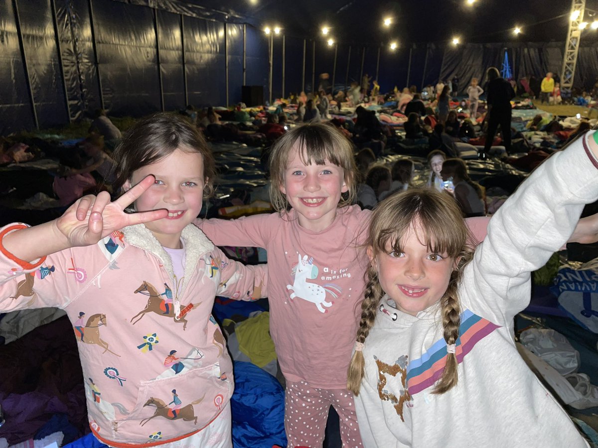 Hawthorns1st's tweet photo. Sleeping in a big top 🎪 was the BEST!! @ReigateDivision @Guiding_LaSER @BlacklandTAC @HawthornsSchool #magicandmayhem https://t.co/FJZQ4u0IpO
