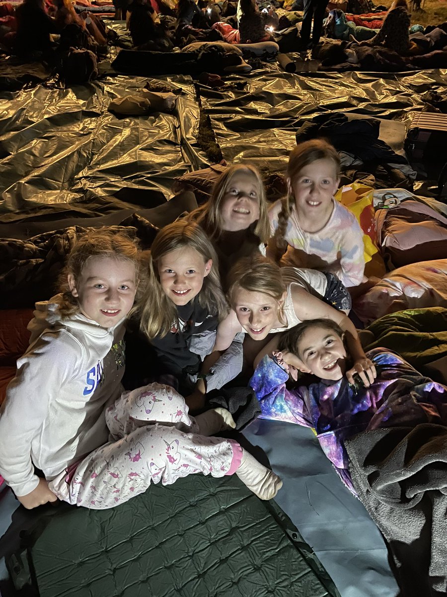 Hawthorns1st's tweet photo. Sleeping in a big top 🎪 was the BEST!! @ReigateDivision @Guiding_LaSER @BlacklandTAC @HawthornsSchool #magicandmayhem https://t.co/FJZQ4u0IpO