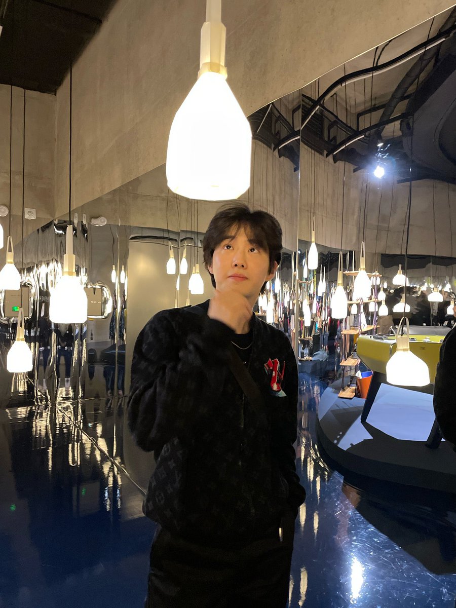 waterbibi's tweet photo. 🥹 im weak 🧎🏽 https://t.co/T624pl9FZL