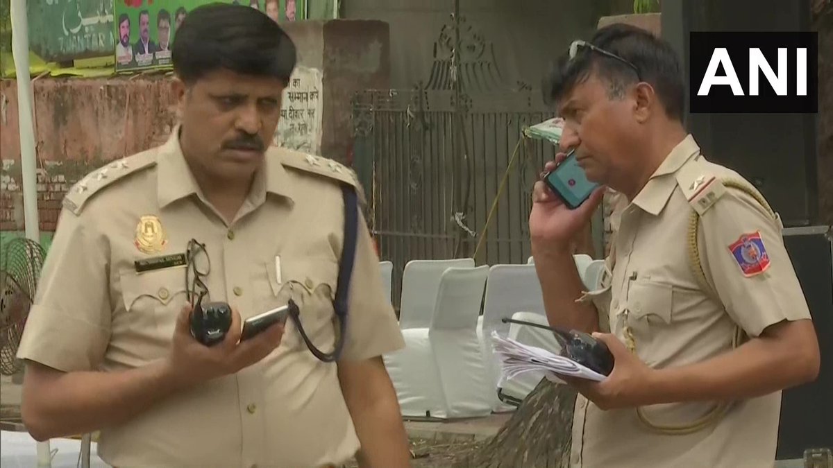 ANI's tweet photo. Delhi | Police and Rapid Action Force personnel deployed at Jantar Mantar ahead of the 'Satyagrah' protest of the Congress party against the 'Agnipath' recruitment scheme for enrolment in the Indian Armed Forces https://t.co/rbnk5pOa8s