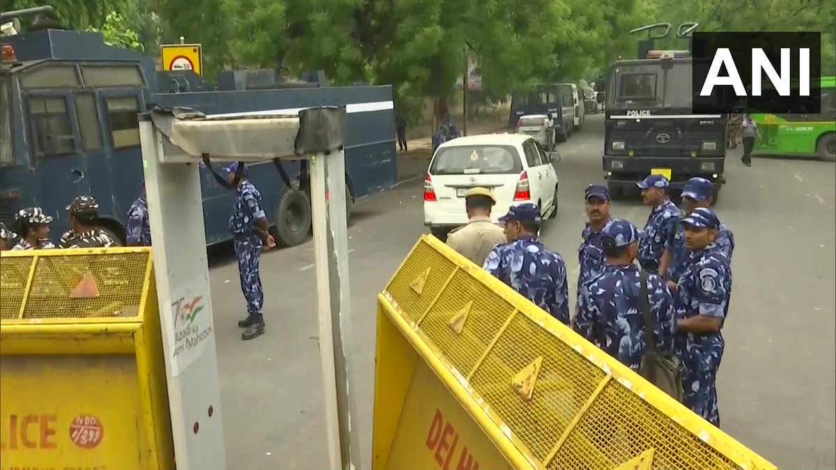 ANI's tweet photo. Delhi | Police and Rapid Action Force personnel deployed at Jantar Mantar ahead of the 'Satyagrah' protest of the Congress party against the 'Agnipath' recruitment scheme for enrolment in the Indian Armed Forces https://t.co/rbnk5pOa8s