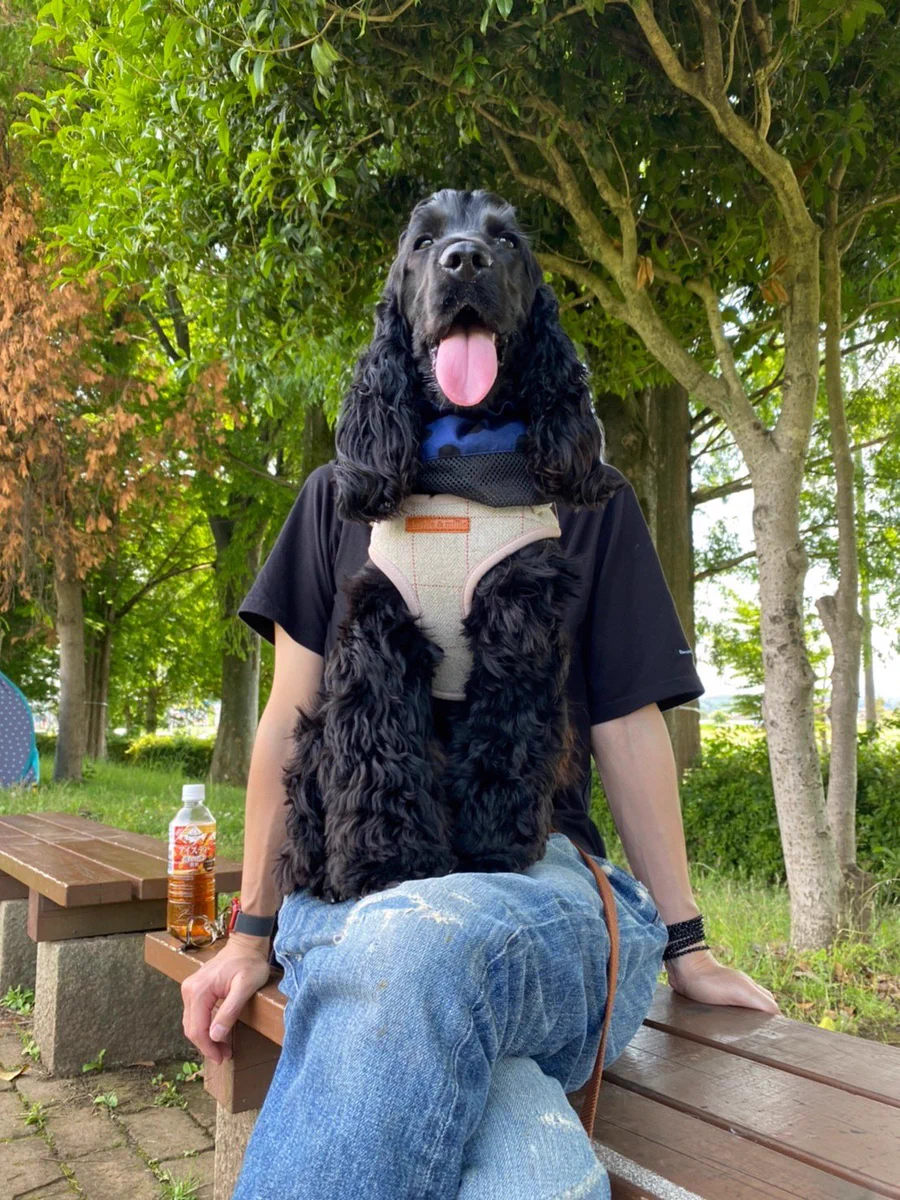 わんちゃんと一緒に写真を撮ったら…犬人間みたいになってしまったw