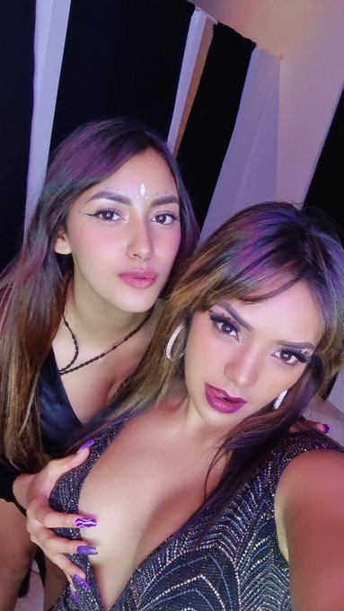 Las hermanas más Calientes!! ??? @jeniferlopezxxx  @AnnieSexxxTeen https://t.co/DEmkD2UcpC