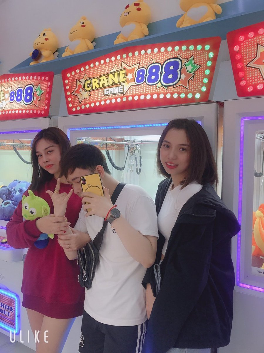 MaxLovebigsome's tweet photo. Chị chị em em có cây cà lem mà cung ngậm chung https://t.co/wq2s83yLlk