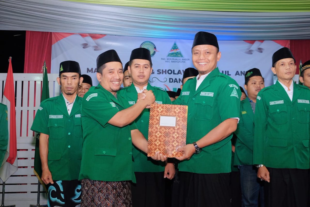 ansorkabbatang's tweet photo. Bertempat di Masjid Jami' Sabilul Huda dk. Jetis ds. Bulu Kec. Banyuputih, Kab. Batang, Sabtu, 18 Juni 2022 dilaksanakan pelantikan pengurus baru (PAC) GP Ansor Banyuputih 2022-2024. Dengan di rangkaikan pengajian MDS Rijalul Ansor Banyuputih.
#gpansorbatang
#solidsatukomando https://t.co/uYPaHhgJTu