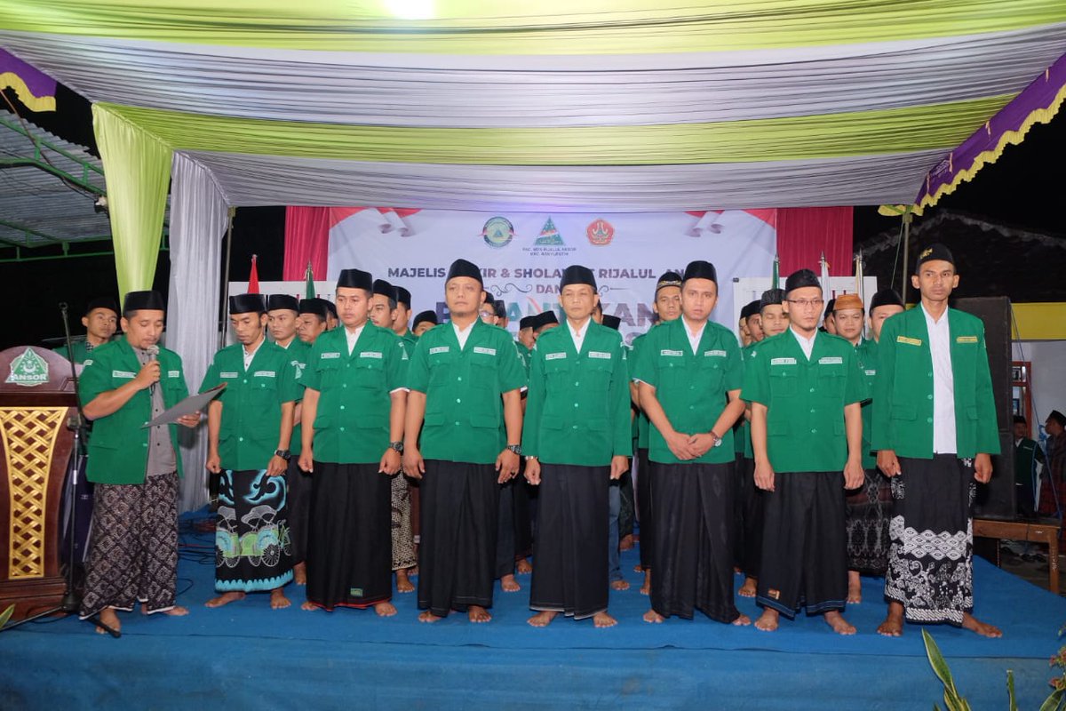 ansorkabbatang's tweet photo. Bertempat di Masjid Jami' Sabilul Huda dk. Jetis ds. Bulu Kec. Banyuputih, Kab. Batang, Sabtu, 18 Juni 2022 dilaksanakan pelantikan pengurus baru (PAC) GP Ansor Banyuputih 2022-2024. Dengan di rangkaikan pengajian MDS Rijalul Ansor Banyuputih.
#gpansorbatang
#solidsatukomando https://t.co/uYPaHhgJTu